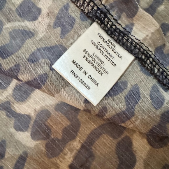 NWT SUPERDOWN Leopard Print Sheer front tie with faux fur Trim top size XS - Picture 7 of 12